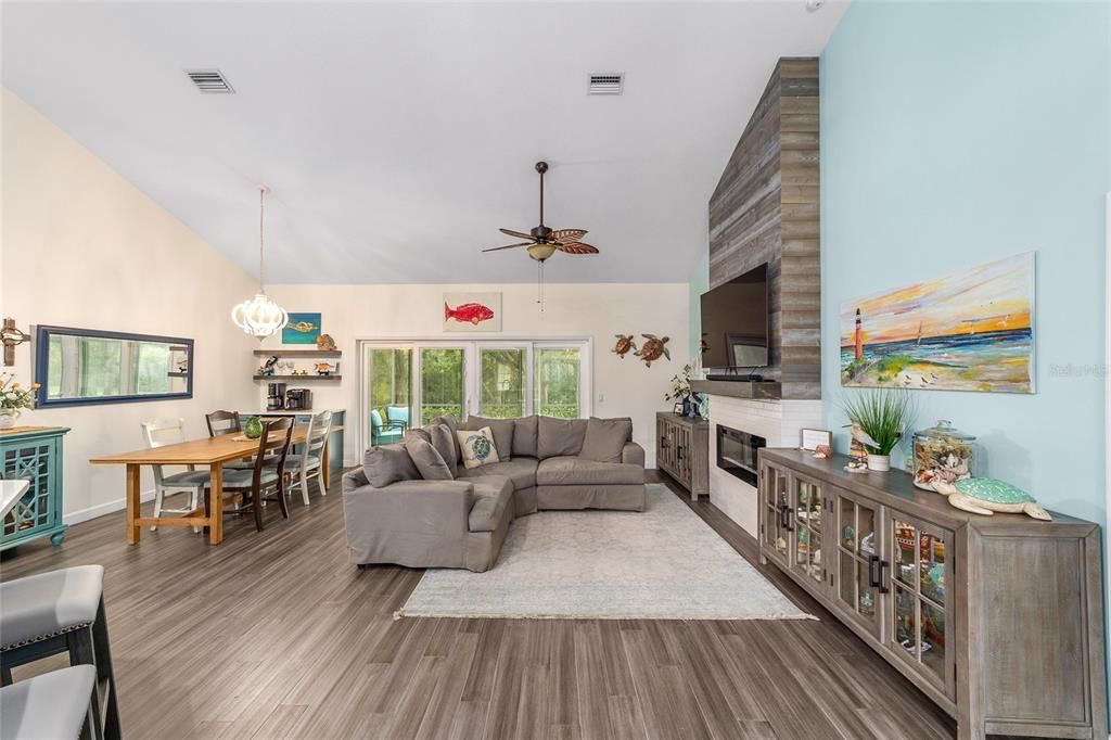 待售: $348,000 (3 贝兹, 2 浴室, 1584 平方英尺)