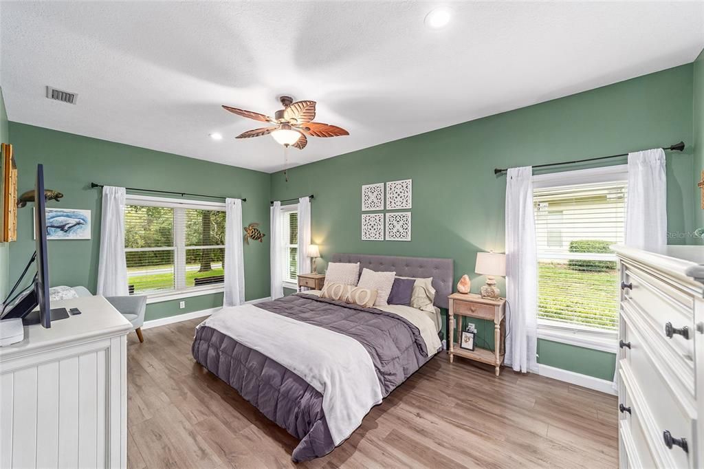 待售: $348,000 (3 贝兹, 2 浴室, 1584 平方英尺)