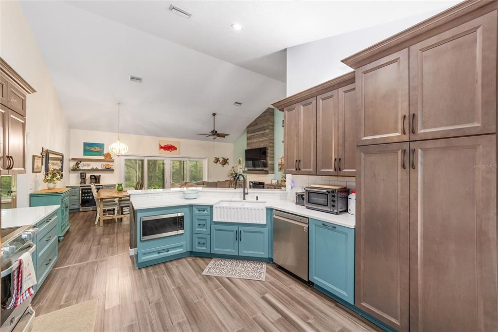 待售: $348,000 (3 贝兹, 2 浴室, 1584 平方英尺)