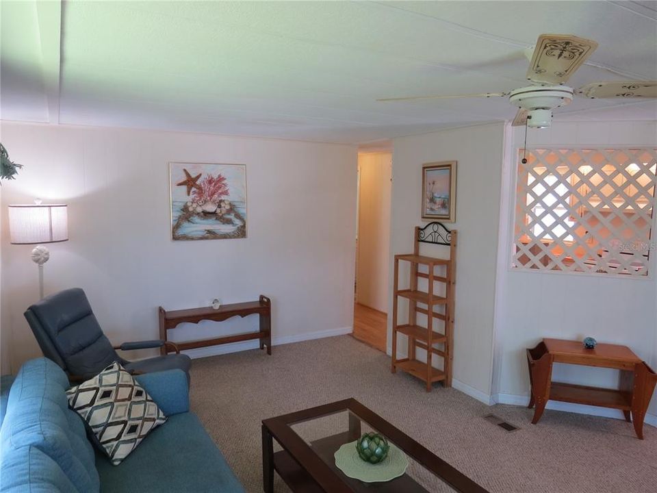 待售: $125,000 (2 贝兹, 2 浴室, 960 平方英尺)