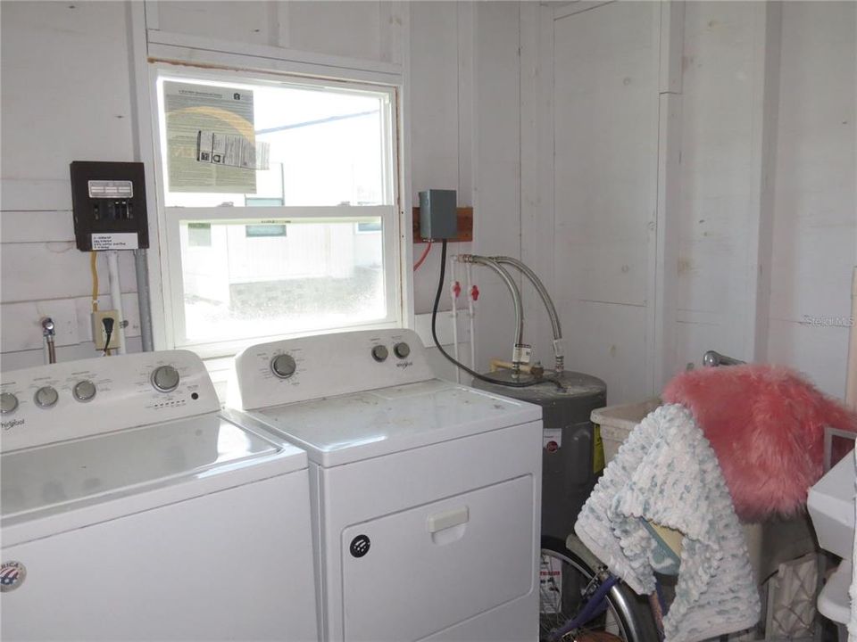 待售: $125,000 (2 贝兹, 2 浴室, 960 平方英尺)