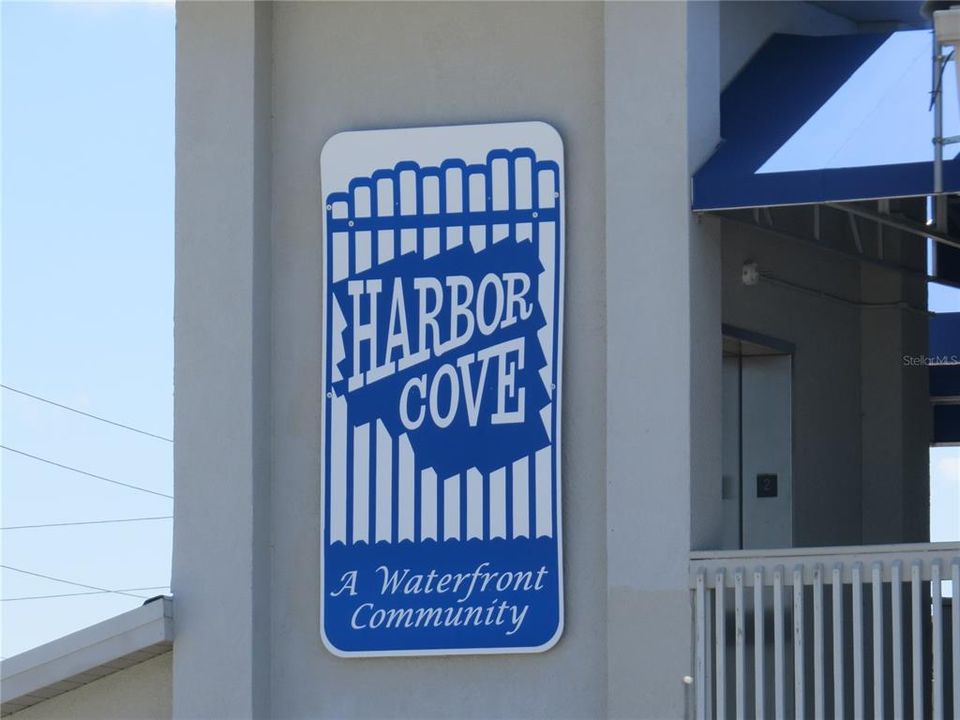 待售: $125,000 (2 贝兹, 2 浴室, 960 平方英尺)