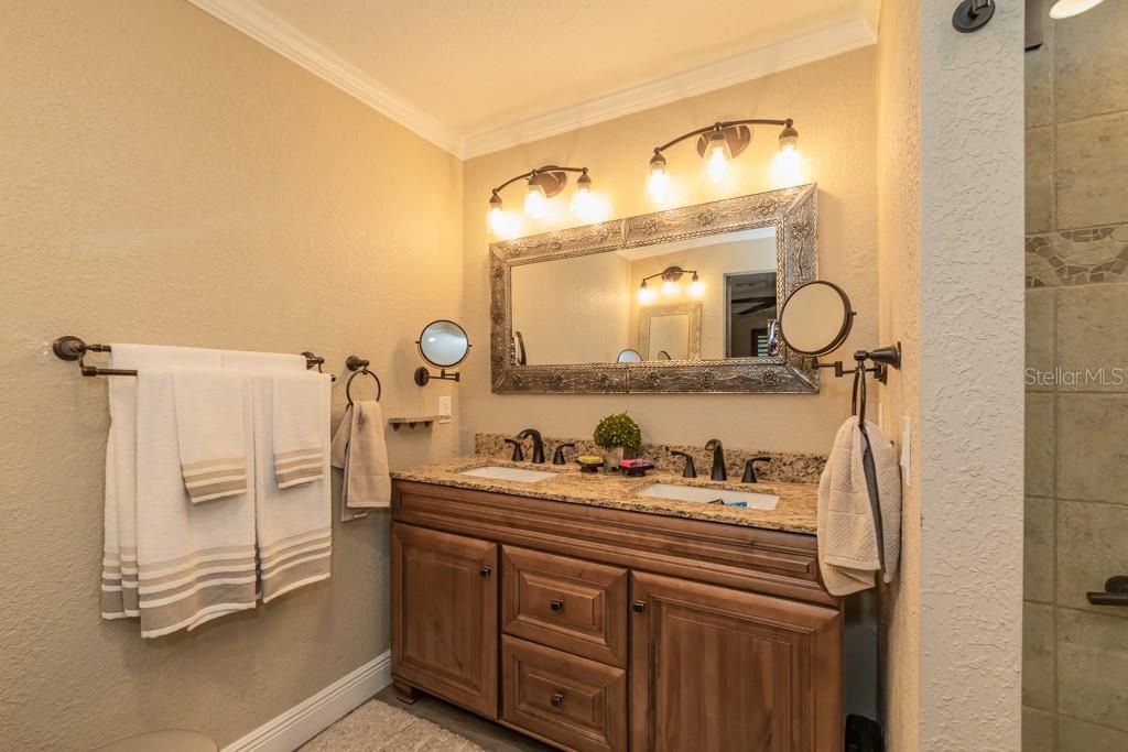 En Venta: $759,900 (4 camas, 2 baños, 2244 Pies cuadrados)