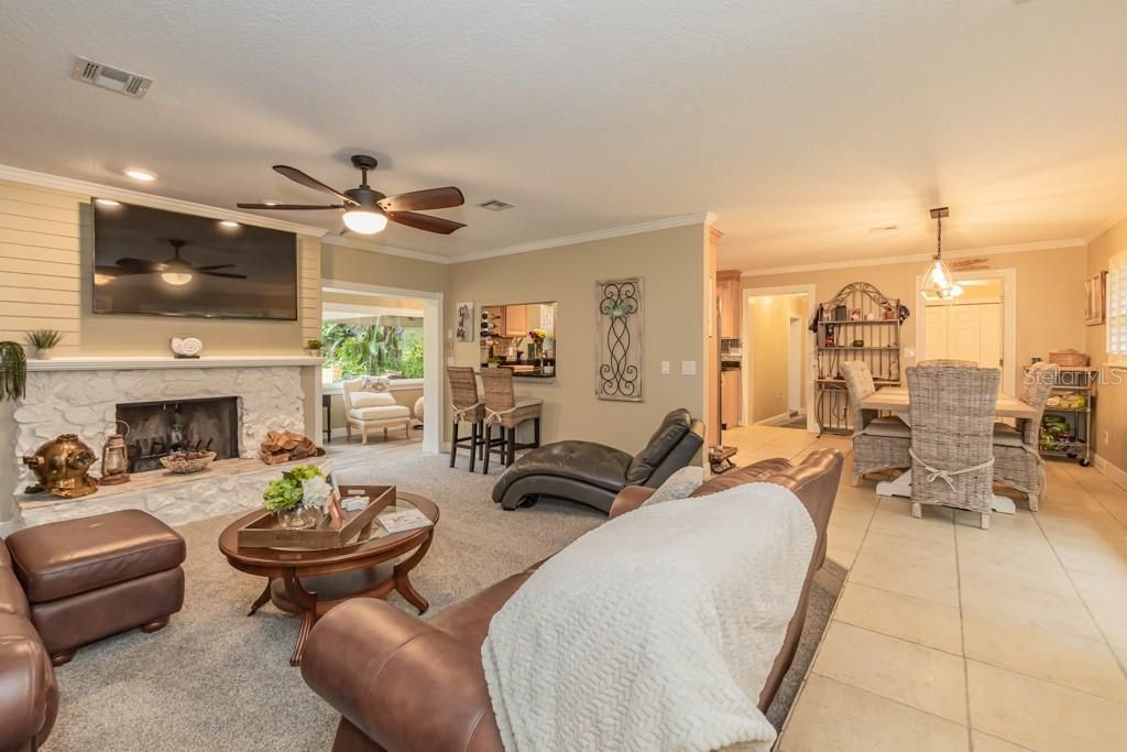 En Venta: $759,900 (4 camas, 2 baños, 2244 Pies cuadrados)