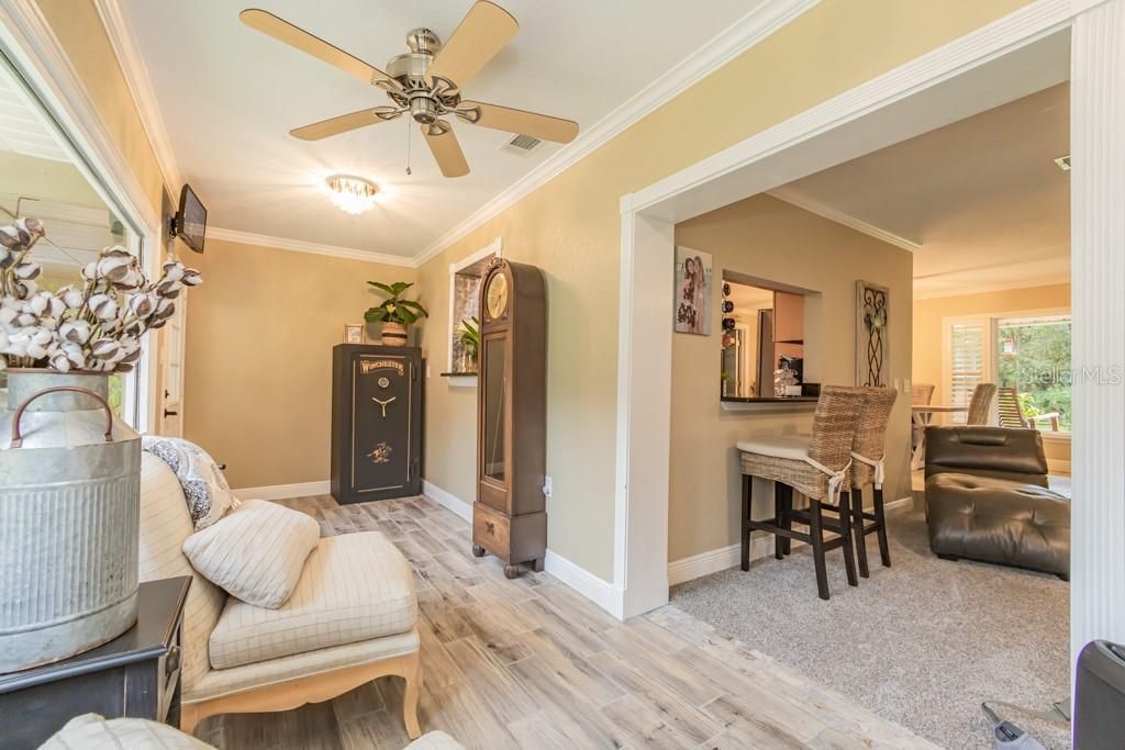 En Venta: $759,900 (4 camas, 2 baños, 2244 Pies cuadrados)