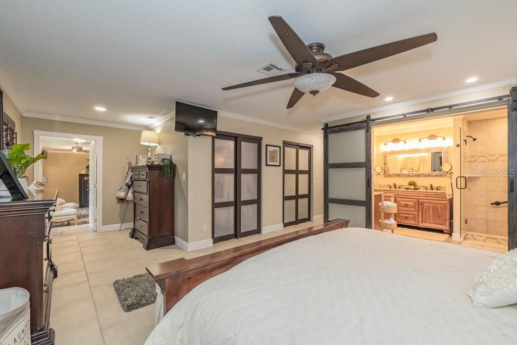 En Venta: $759,900 (4 camas, 2 baños, 2244 Pies cuadrados)