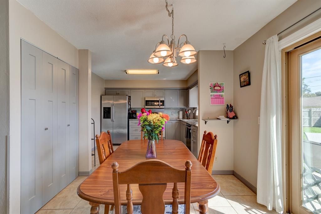 For Sale: $290,000 (3 beds, 2 baths, 1409 Square Feet)