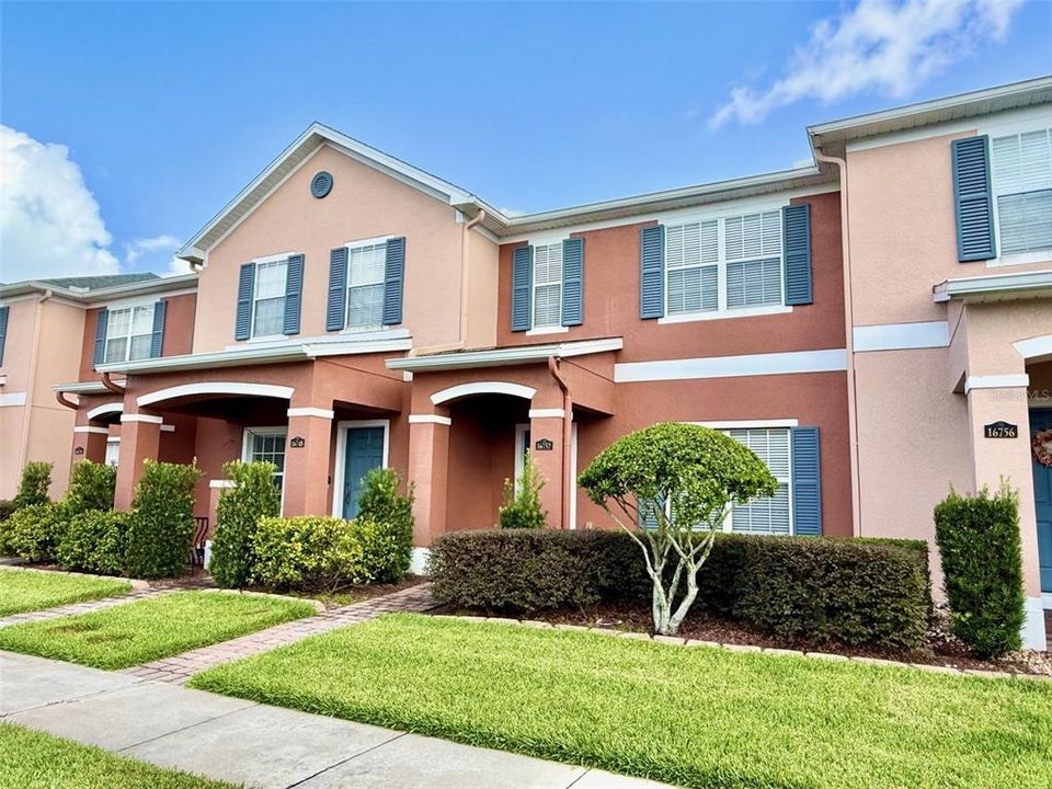 Recientemente alquilado: $1,950 (2 camas, 2 baños, 1360 Pies cuadrados)