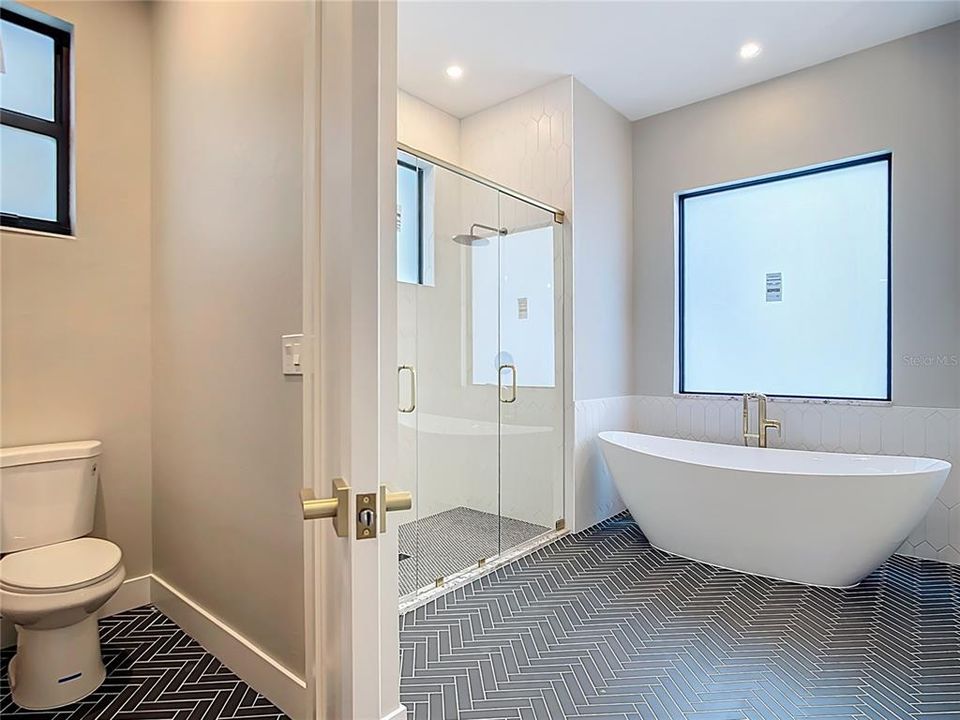 En Renta: $4,700 (3 camas, 3 baños, 2150 Pies cuadrados)