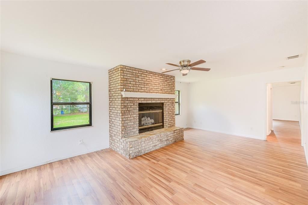 Active With Contract: $345,000 (4 beds, 2 baths, 1875 Square Feet)