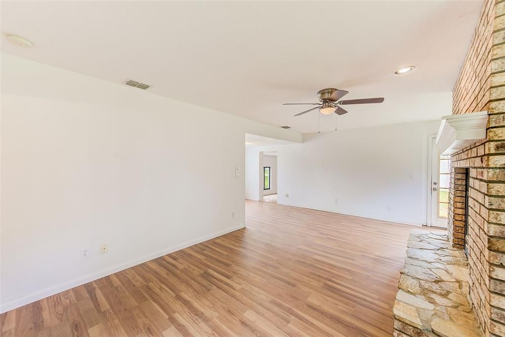 Active With Contract: $345,000 (4 beds, 2 baths, 1875 Square Feet)