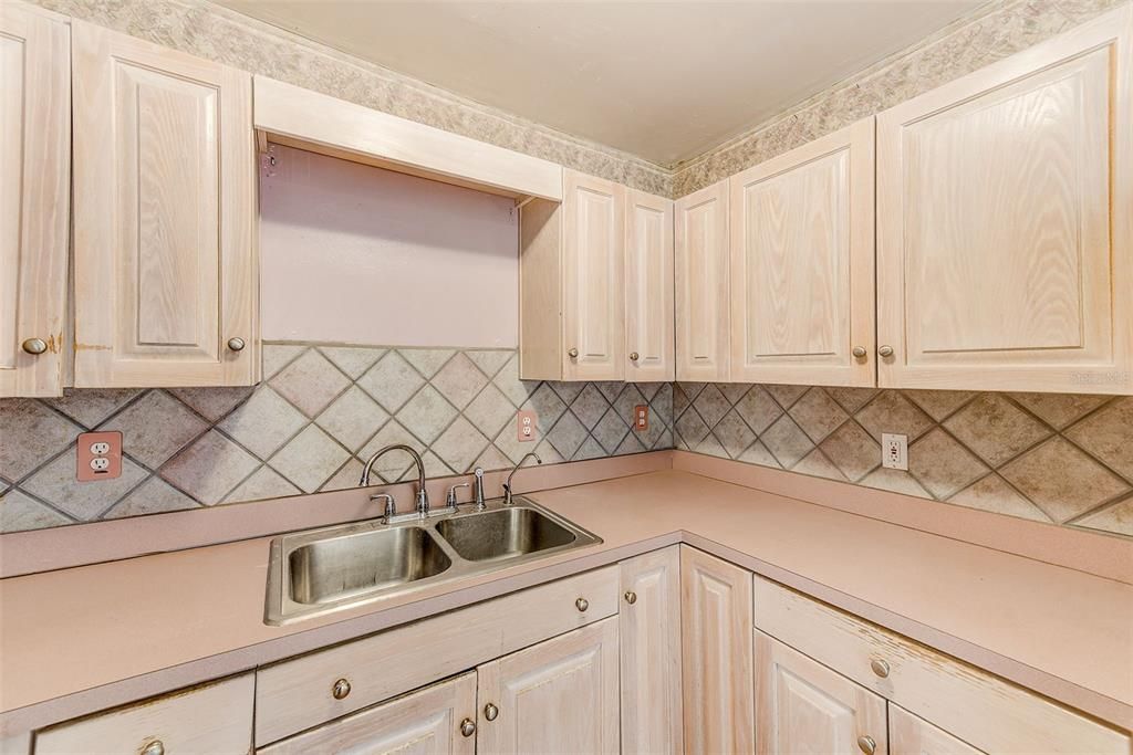 Active With Contract: $345,000 (4 beds, 2 baths, 1875 Square Feet)