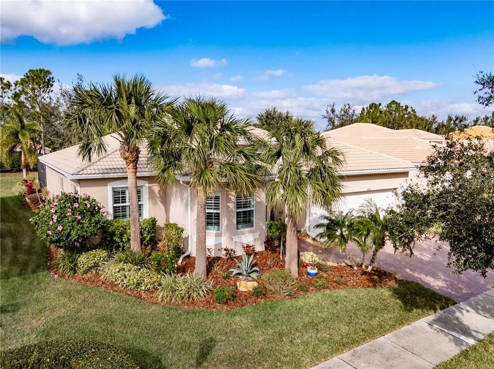 Active With Contract: $579,000 (3 beds, 2 baths, 2180 Square Feet)