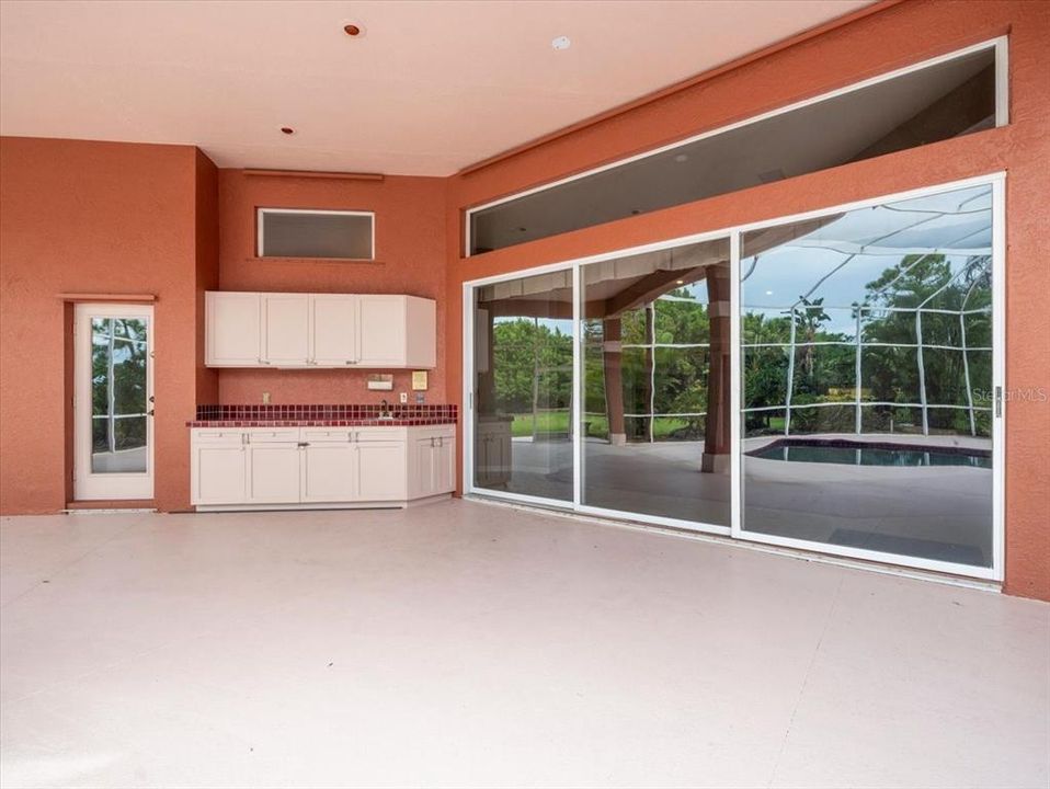 For Sale: $1,600,000 (5 beds, 3 baths, 4275 Square Feet)