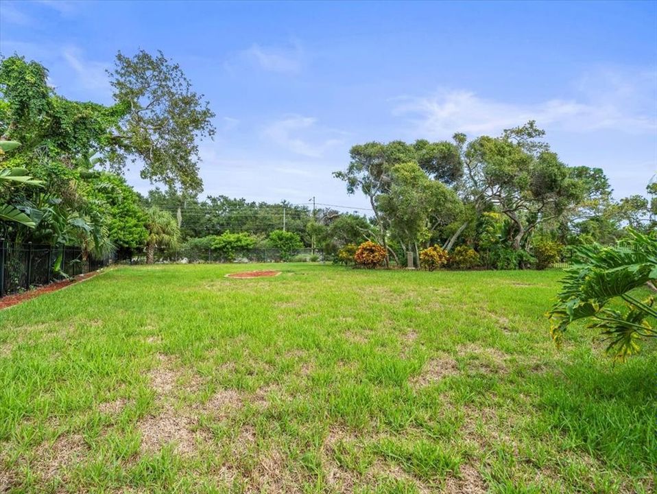 For Sale: $1,600,000 (5 beds, 3 baths, 4275 Square Feet)