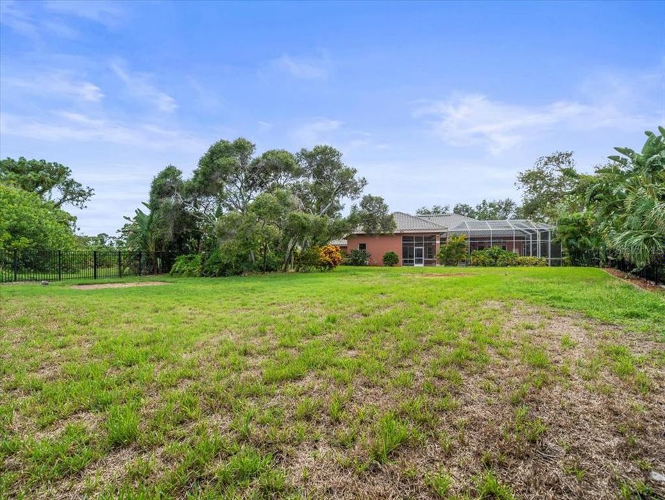 For Sale: $1,600,000 (5 beds, 3 baths, 4275 Square Feet)