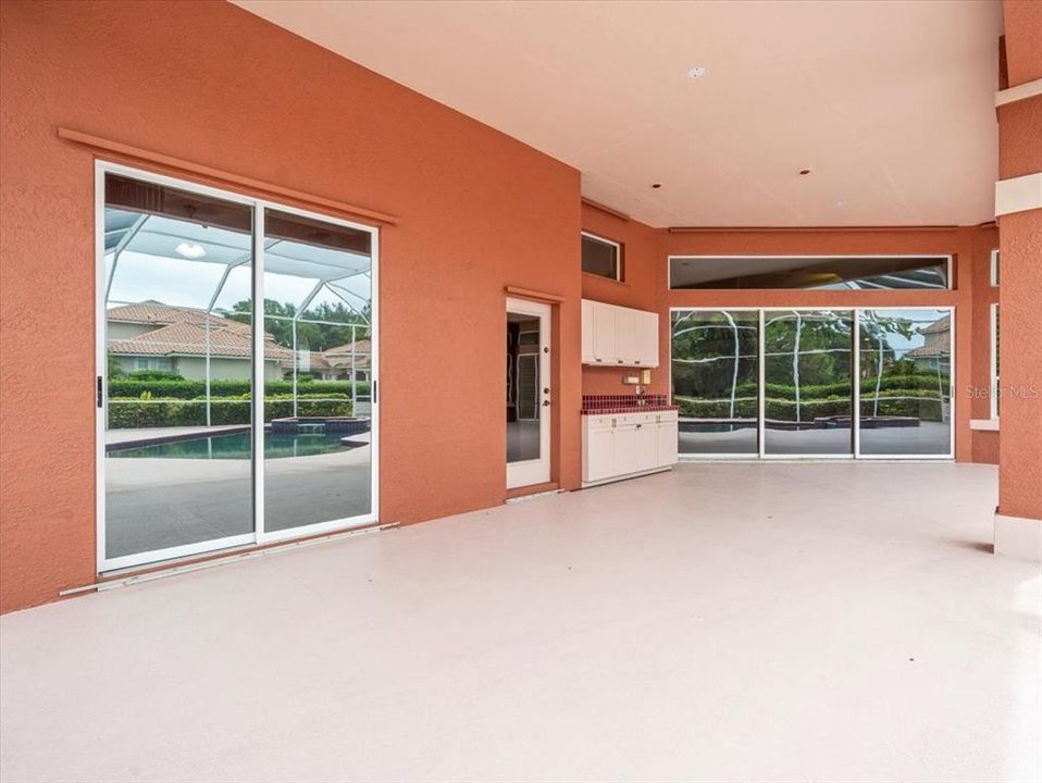 For Sale: $1,600,000 (5 beds, 3 baths, 4275 Square Feet)