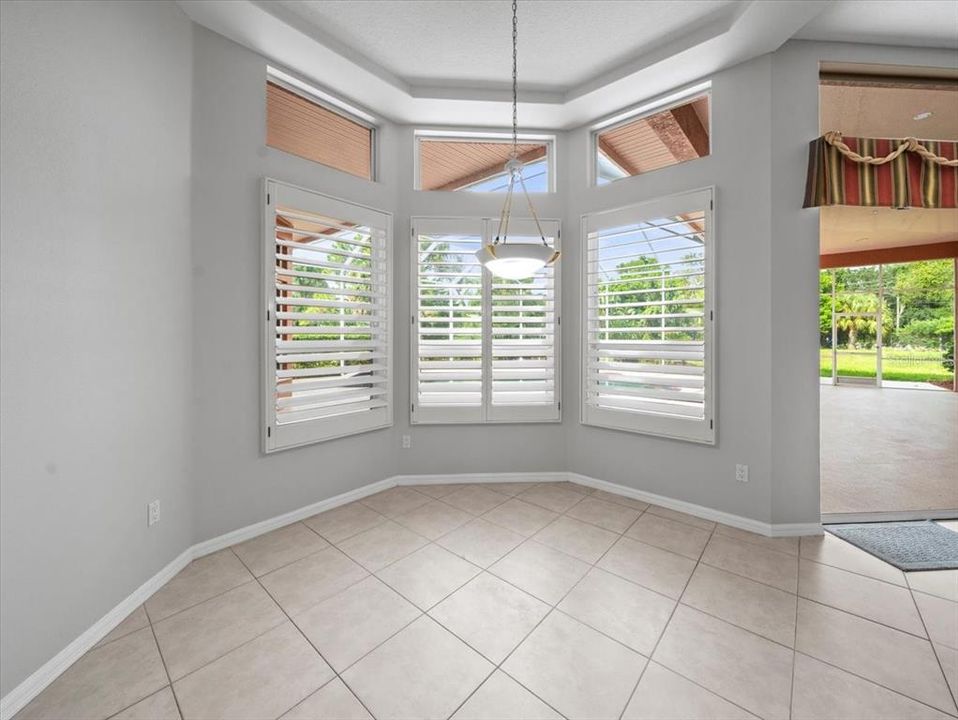 For Sale: $1,600,000 (5 beds, 3 baths, 4275 Square Feet)