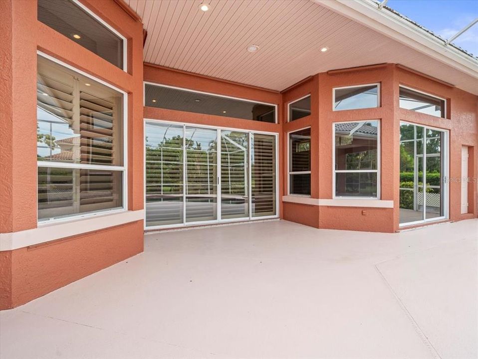 For Sale: $1,600,000 (5 beds, 3 baths, 4275 Square Feet)