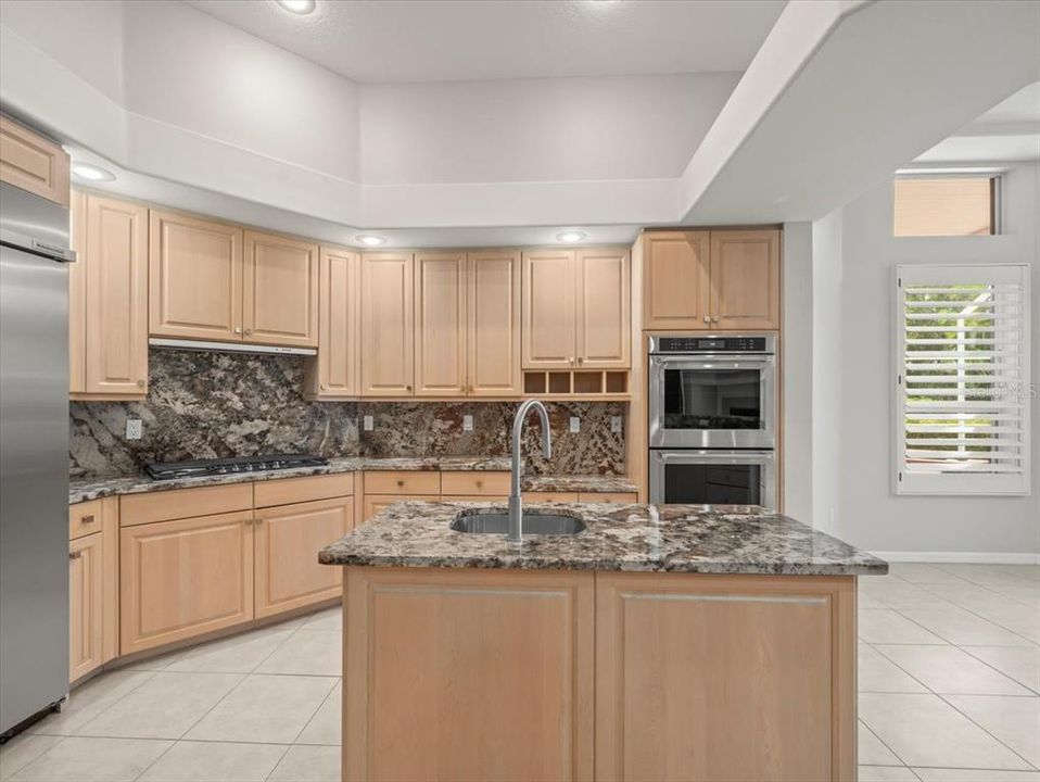 For Sale: $1,600,000 (5 beds, 3 baths, 4275 Square Feet)