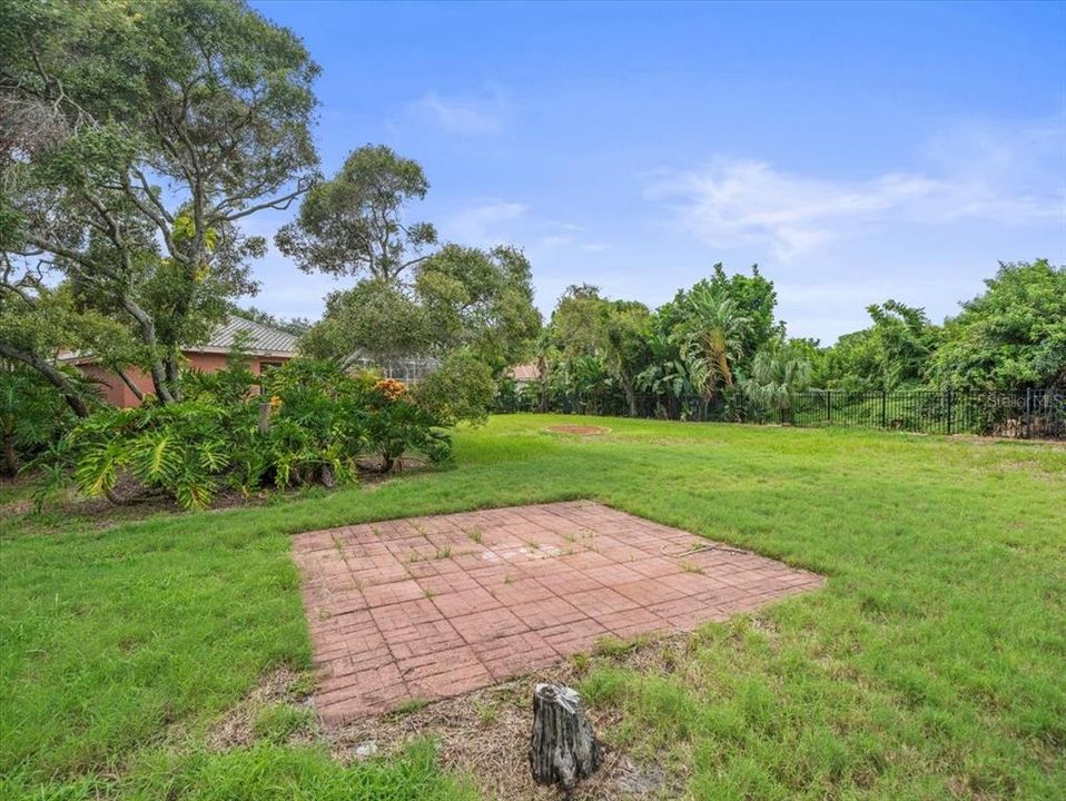 For Sale: $1,600,000 (5 beds, 3 baths, 4275 Square Feet)