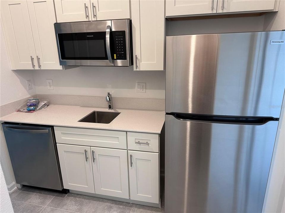 For Sale: $410,000 (4 beds, 3 baths, 2150 Square Feet)