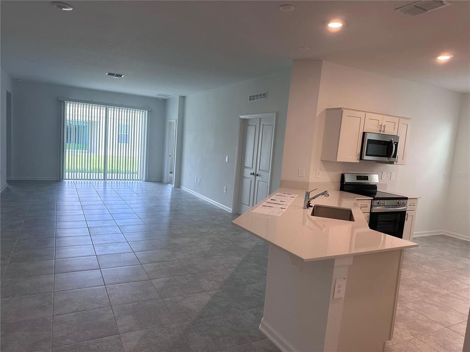 For Sale: $410,000 (4 beds, 3 baths, 2150 Square Feet)