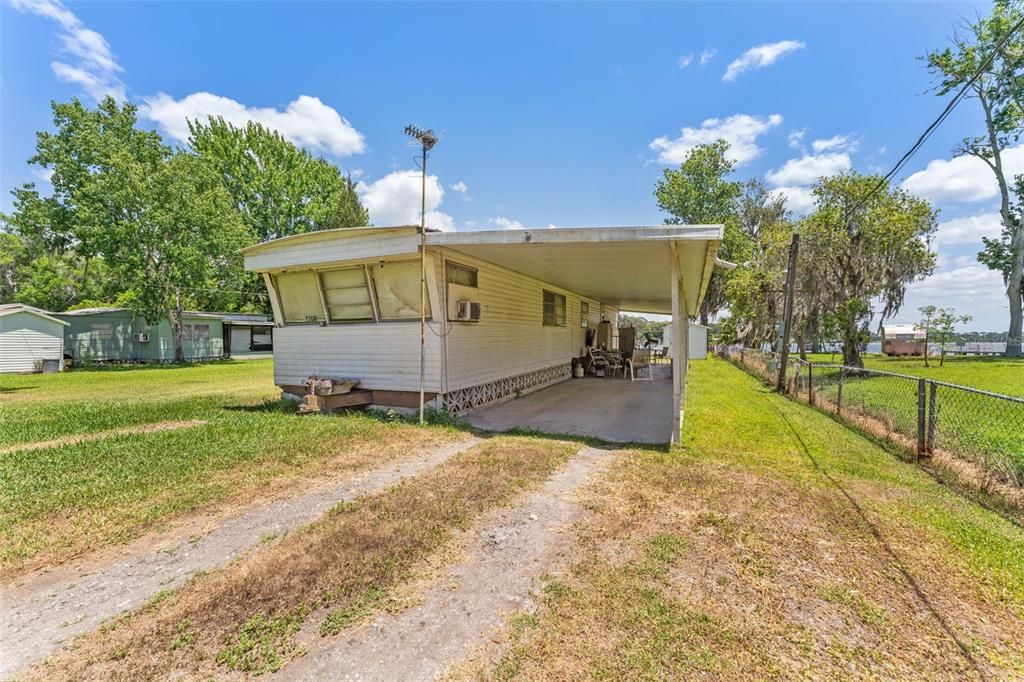 待售: $215,000 (0.38 acres)