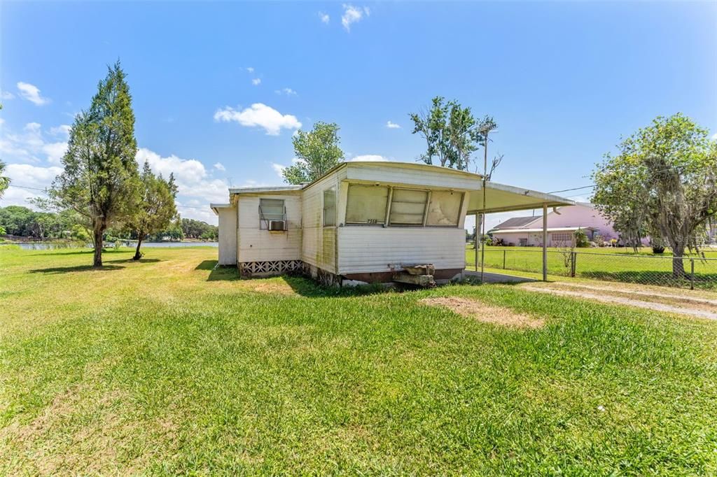 待售: $215,000 (0.38 acres)