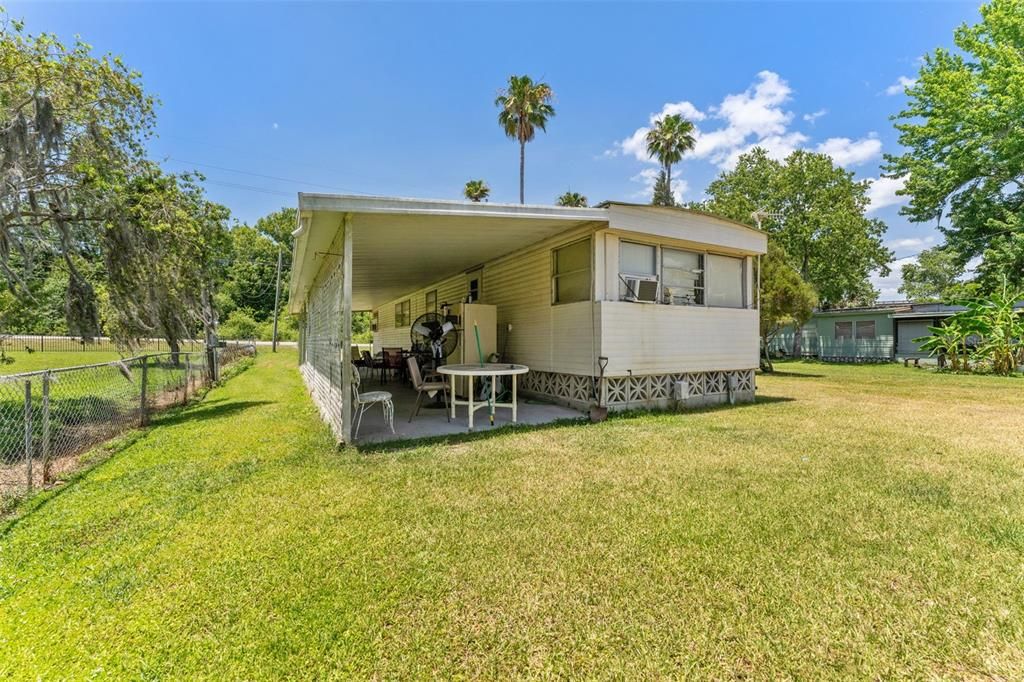 待售: $215,000 (0.38 acres)