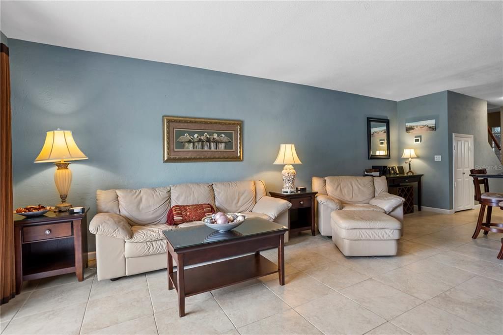 待售: $324,900 (2 贝兹, 2 浴室, 1216 平方英尺)