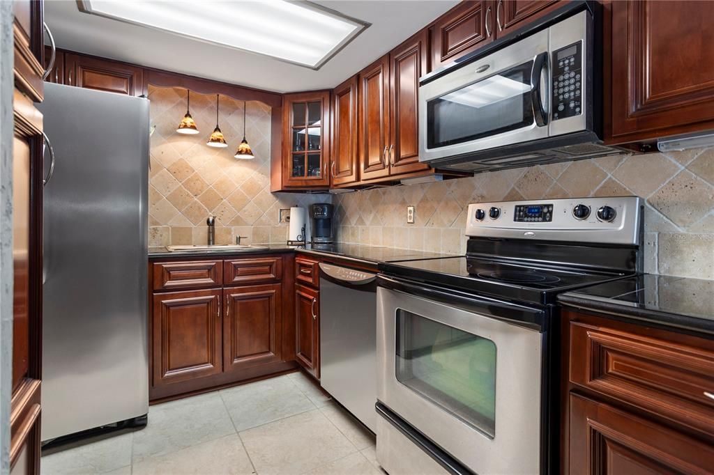 待售: $324,900 (2 贝兹, 2 浴室, 1216 平方英尺)