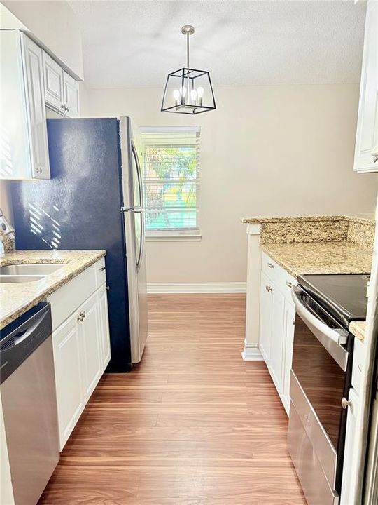 В аренду: $2,100 (3 спален, 2 ванн, 1129 Квадратных фут)