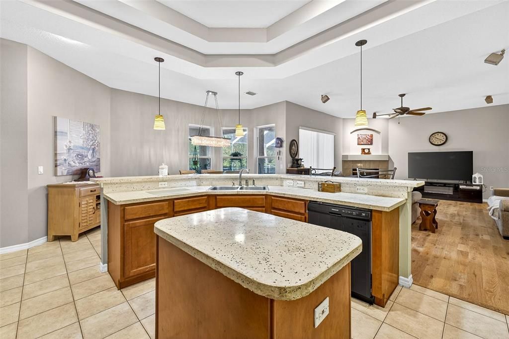 Active With Contract: $689,000 (4 beds, 3 baths, 3244 Square Feet)