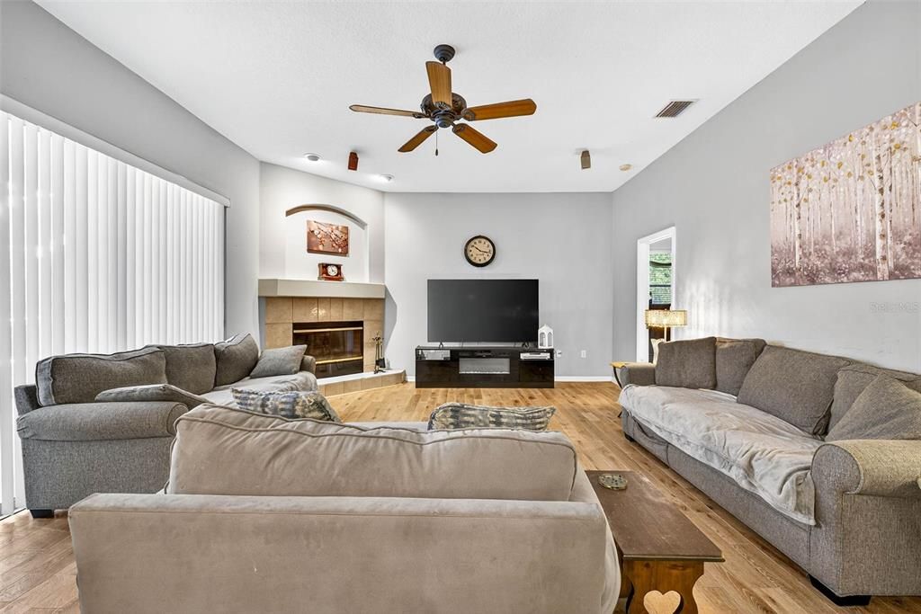 Active With Contract: $689,000 (4 beds, 3 baths, 3244 Square Feet)