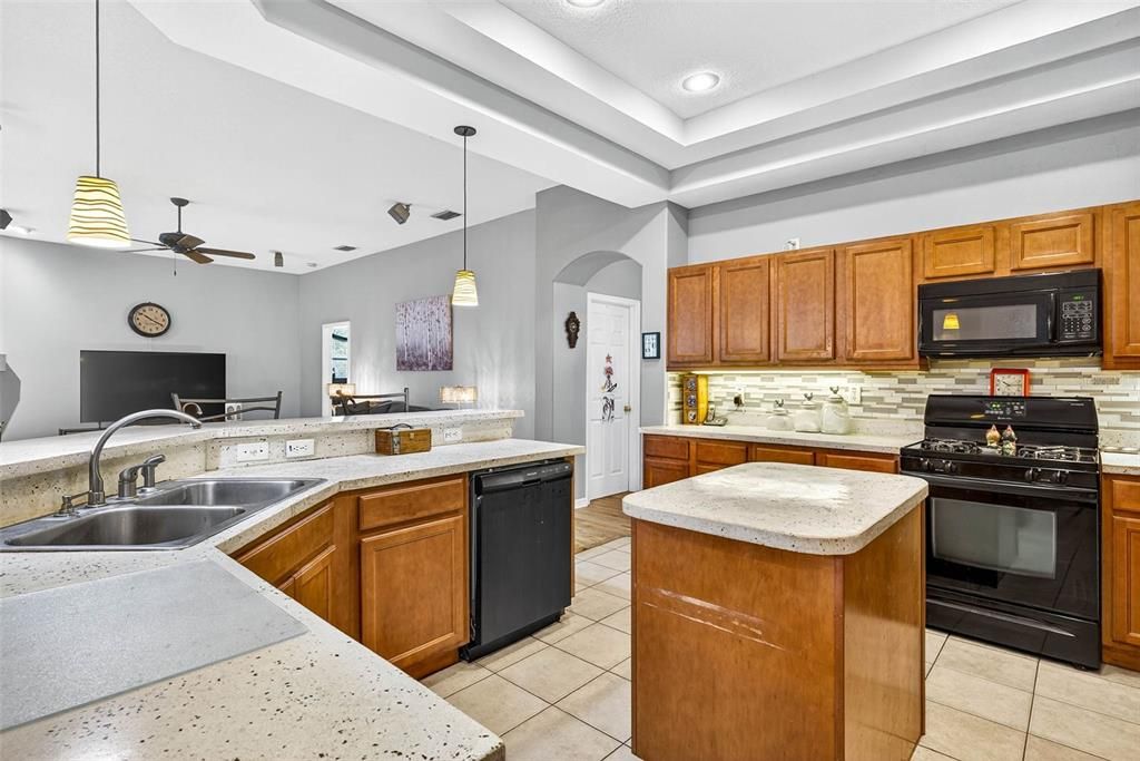 Active With Contract: $689,000 (4 beds, 3 baths, 3244 Square Feet)