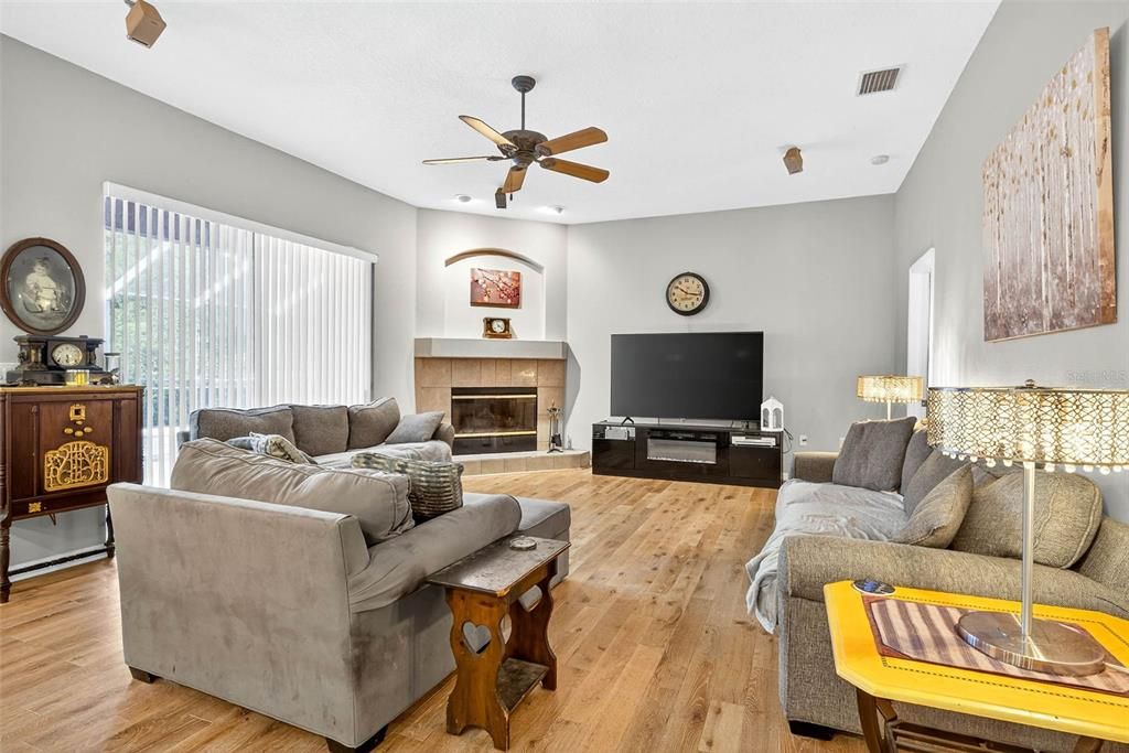 Active With Contract: $689,000 (4 beds, 3 baths, 3244 Square Feet)