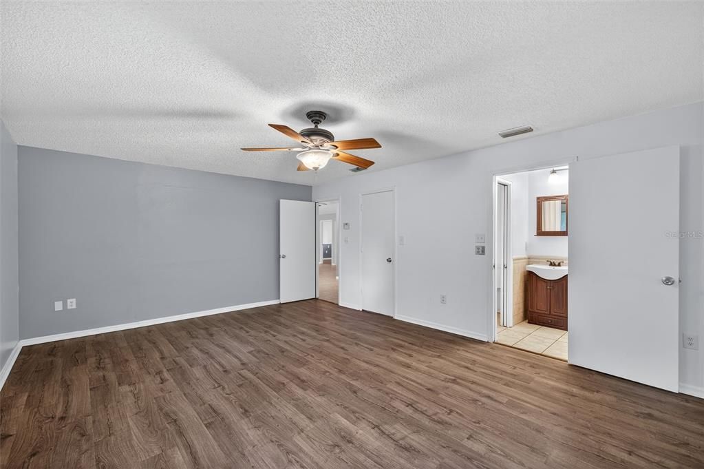 待售: $575,000 (3 贝兹, 2 浴室, 2160 平方英尺)