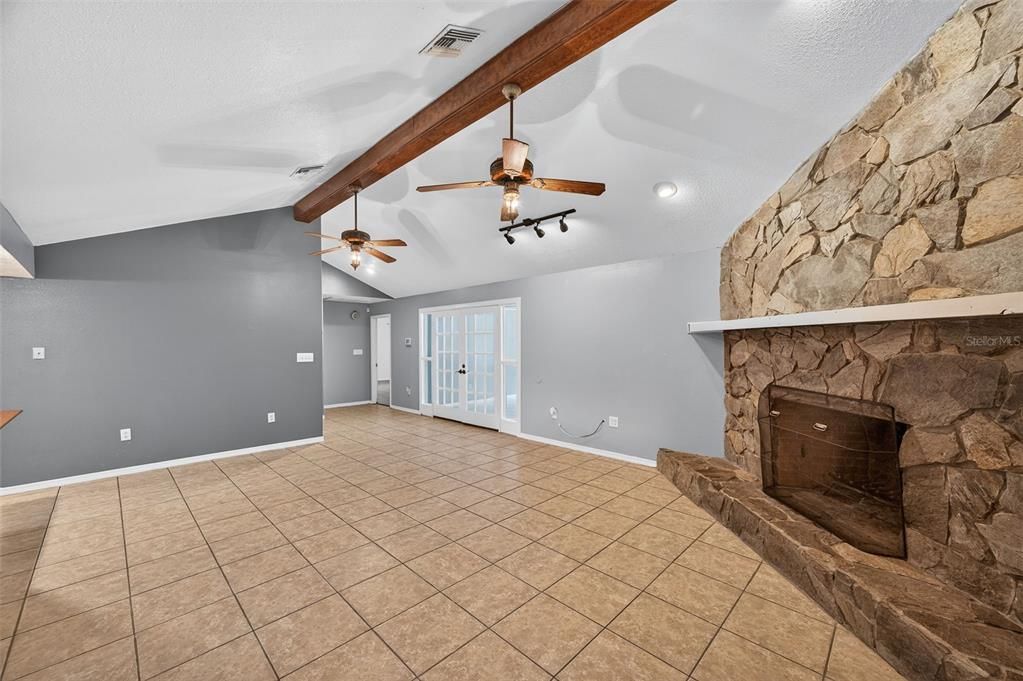 待售: $575,000 (3 贝兹, 2 浴室, 2160 平方英尺)