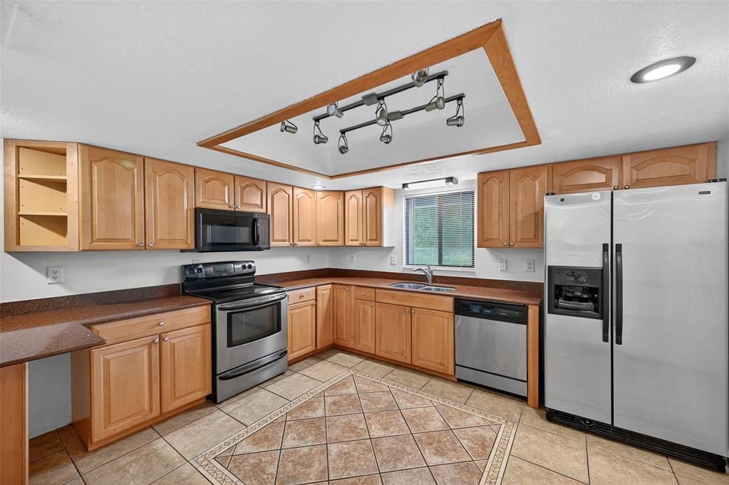 待售: $575,000 (3 贝兹, 2 浴室, 2160 平方英尺)