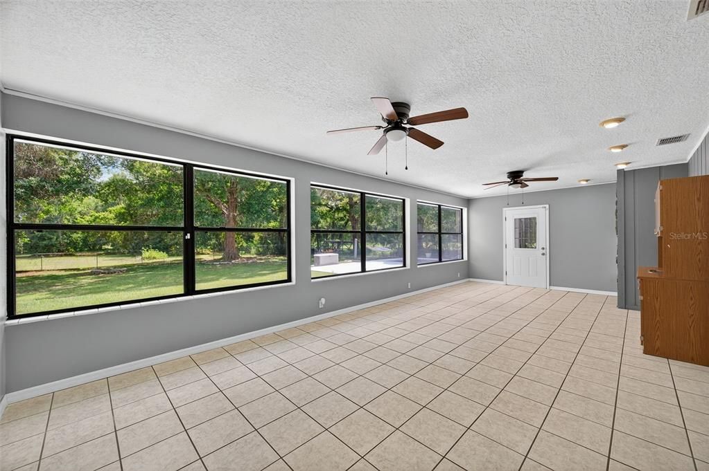 待售: $575,000 (3 贝兹, 2 浴室, 2160 平方英尺)