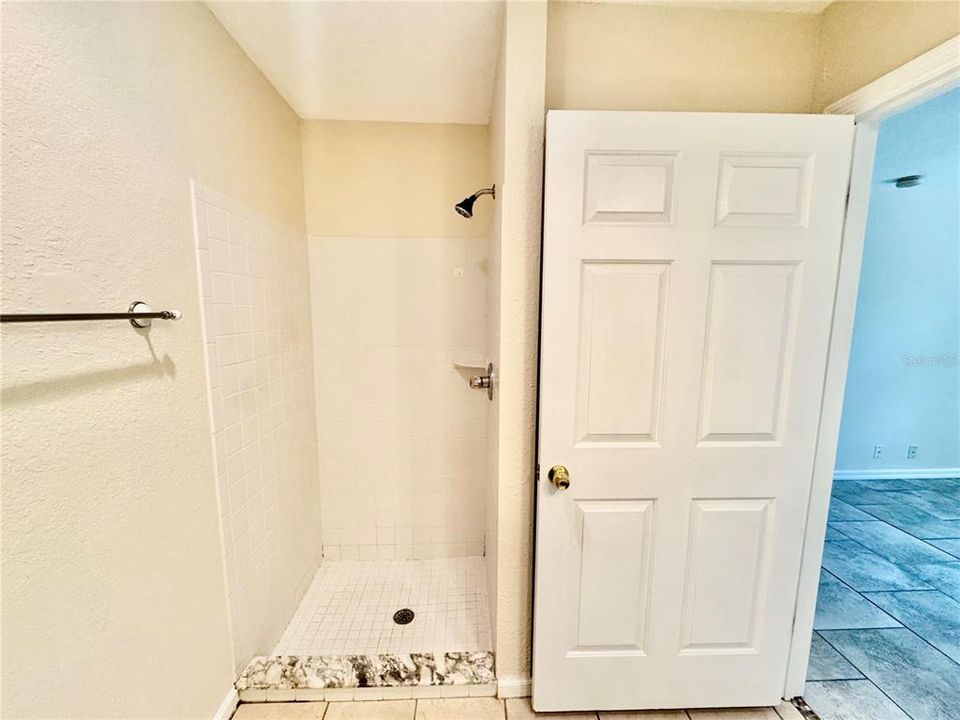 En Venta: $428,999 (6 camas, 0 baños, 2394 Pies cuadrados)