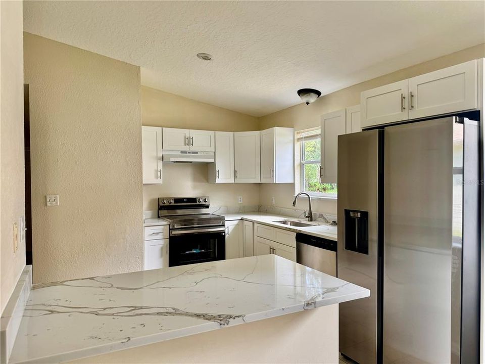 En Venta: $428,999 (6 camas, 0 baños, 2394 Pies cuadrados)