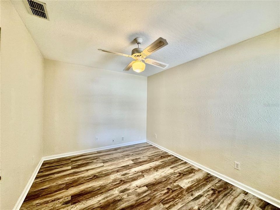 En Venta: $428,999 (6 camas, 0 baños, 2394 Pies cuadrados)