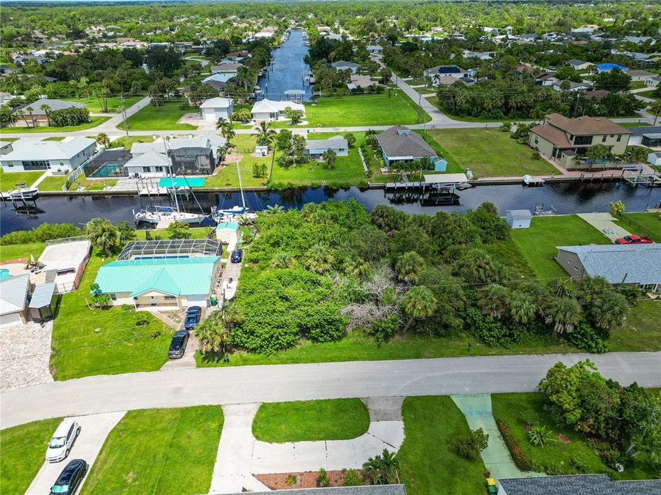 待售: $99,000 (0.23 acres)