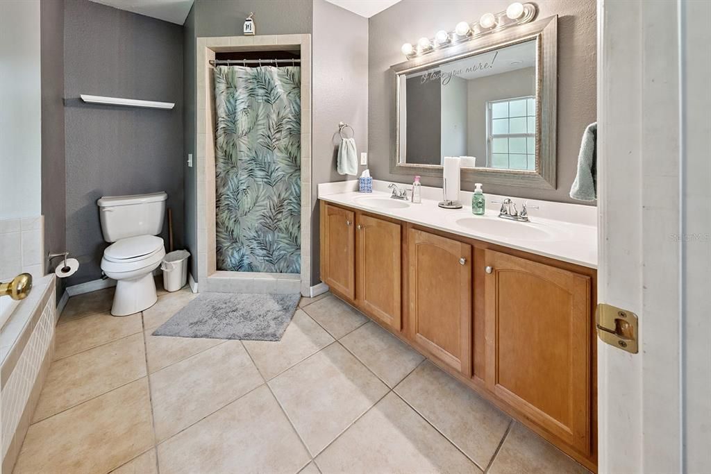 En Venta: $339,999 (3 camas, 2 baños, 1618 Pies cuadrados)