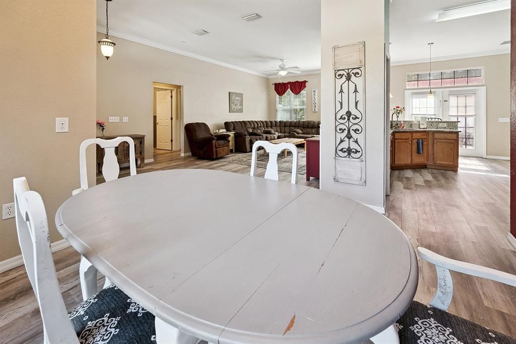 En Venta: $339,999 (3 camas, 2 baños, 1618 Pies cuadrados)