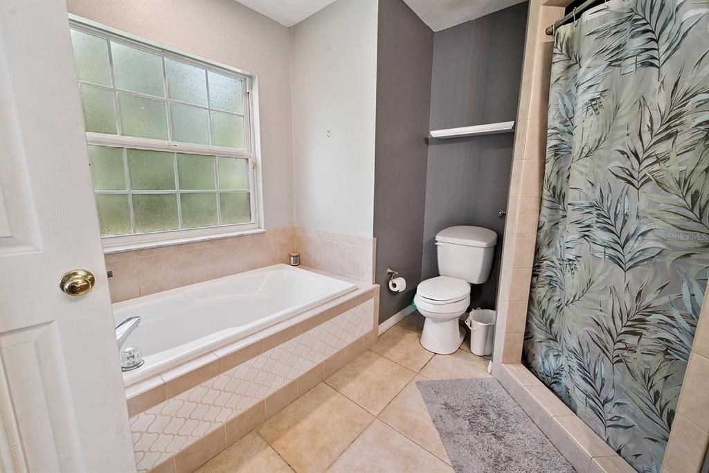 En Venta: $339,999 (3 camas, 2 baños, 1618 Pies cuadrados)