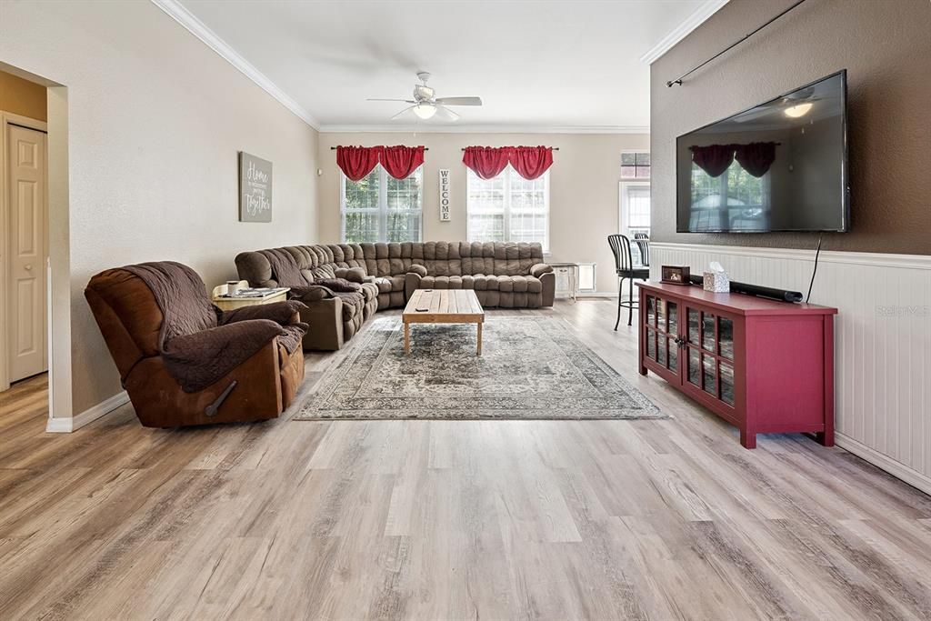 En Venta: $339,999 (3 camas, 2 baños, 1618 Pies cuadrados)