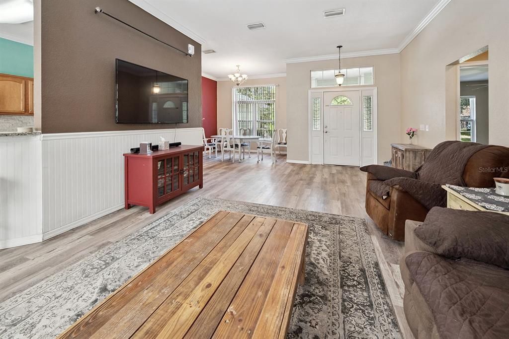 En Venta: $339,999 (3 camas, 2 baños, 1618 Pies cuadrados)